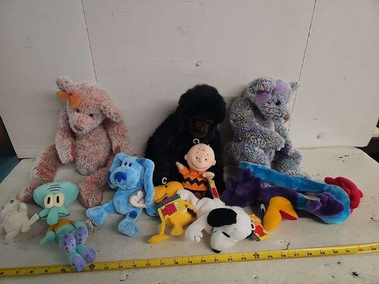 ASSORTED PLUSH TOYS