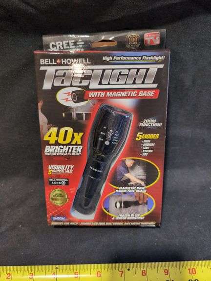 TACLIGHT MAGNETIC BASE FLASHLIGHT