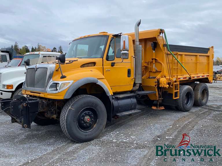 2006 International 7600 SFA 6x4 T/A Plow/Sand Truck 