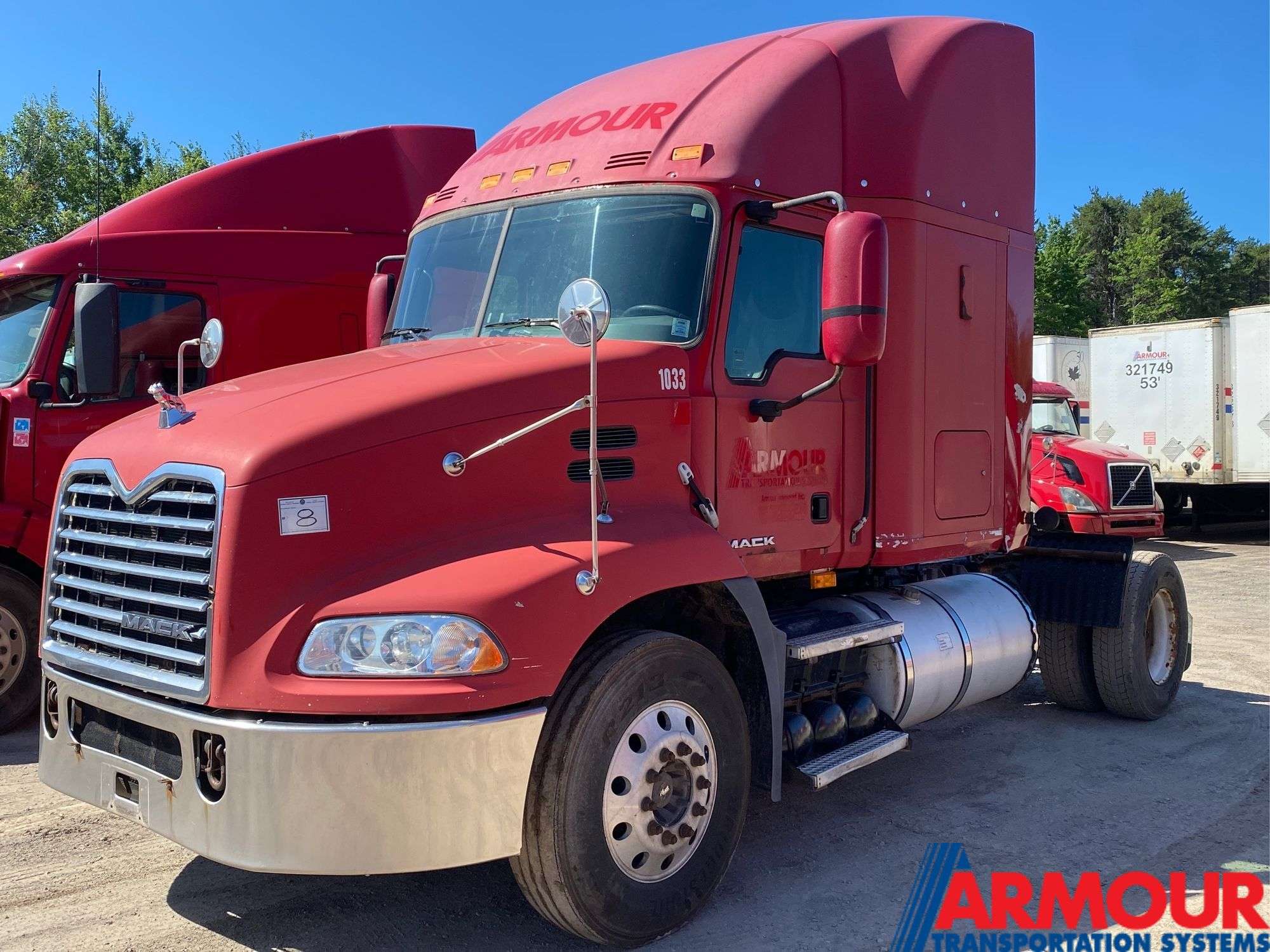 2010 Mack Pinnacle CXU 612 S/A Single Bunk Highway Tractor