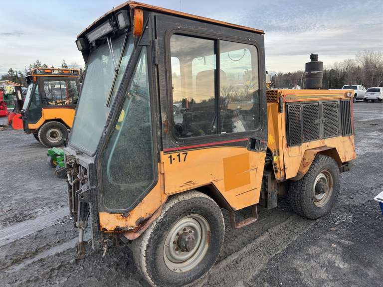 2013 Trackless MT6 (no attachments)
