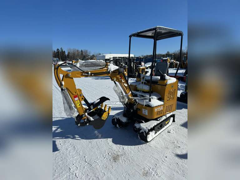 2024 AGT H15R Mini Excavator