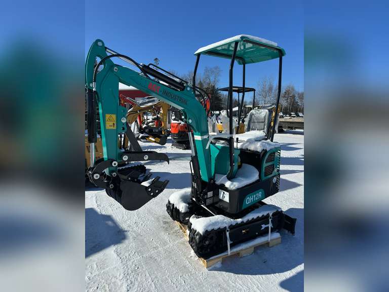 2024 AGT QH12R Mini Excavator