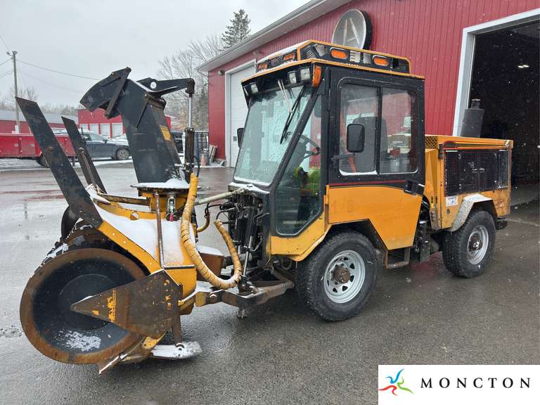 2014 Trackless MT6 with Snowblower and V-Plow