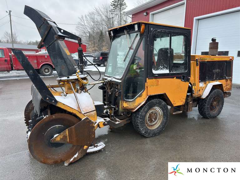 2013 Trackless MT6 with Snowblower and V-Plow