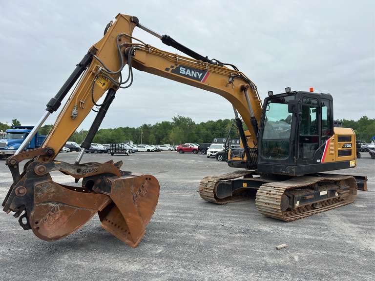2022 Sany SY135C Excavator with Tooth Bucket and Extra Ditching Bucket
