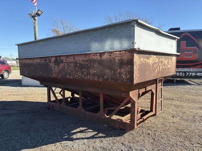 EZ Flo Gravity Box - Jeff Boone Auction and Realty