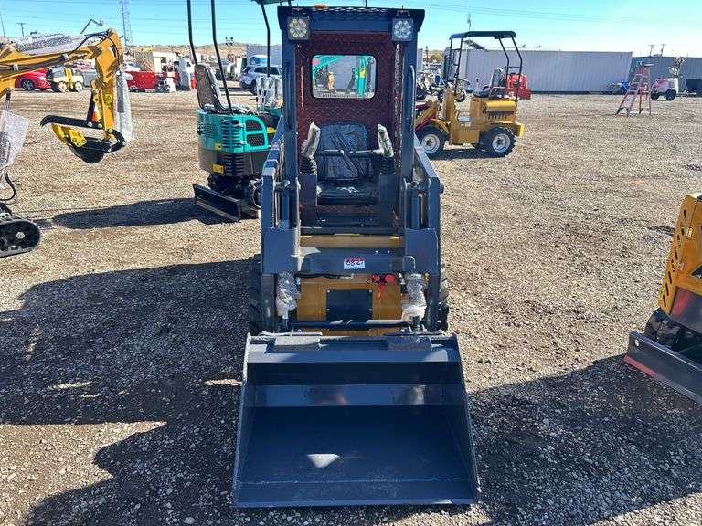 2024 CFG KRW232 Skid Steer Loader