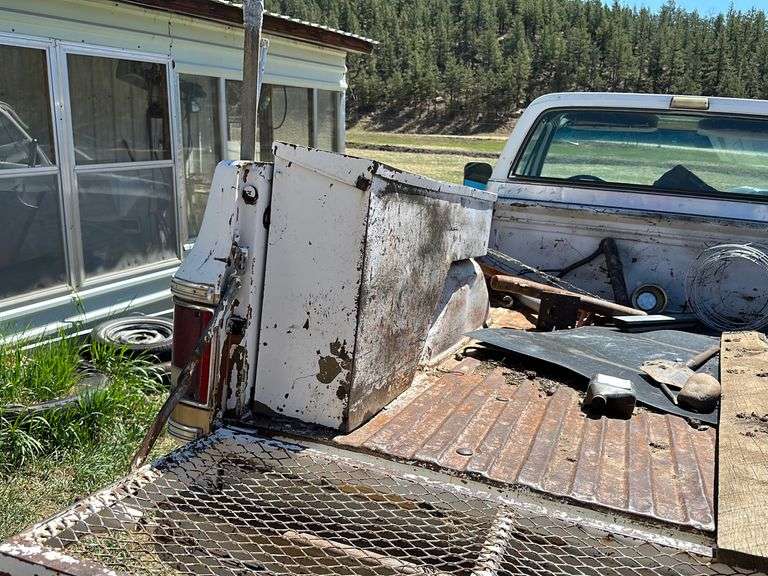 1974 Chevy Cheyenne Super 20 4x4 Pickup - J&J Auctioneers LLC
