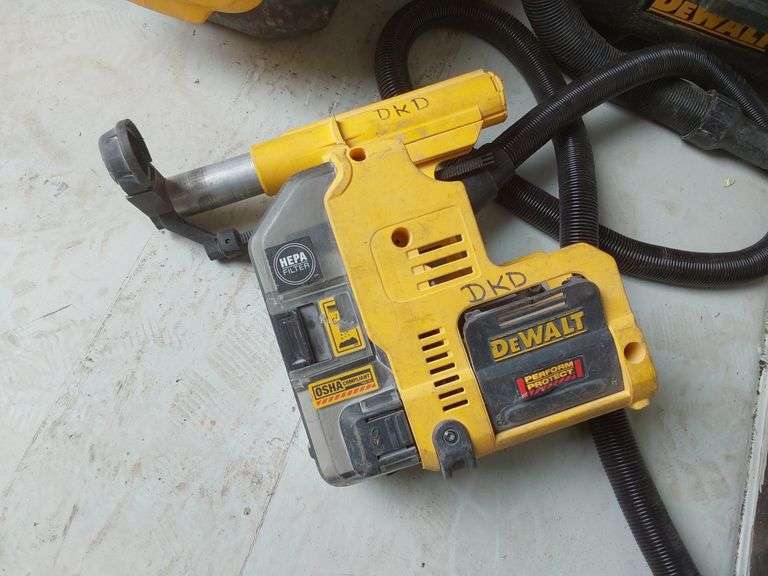Qty 2 Dewalt Cordless Shop Vacuums Albuquerque, NM J&J Auctioneers LLC