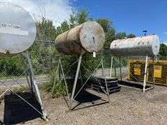 500 Gallon Fuel Tank W/ Stand