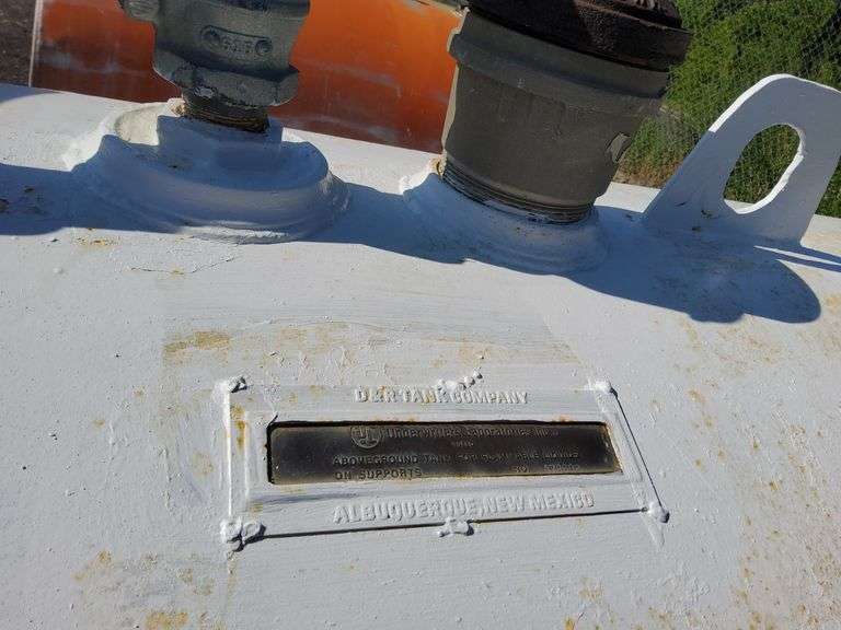 Gas Dispenser & 1000 Gallon Fuel Tank