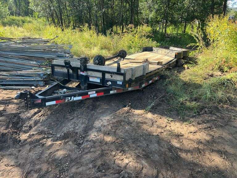 2021 PJ 25 ft Tri/A Tilt Deck Equipment Trailer
