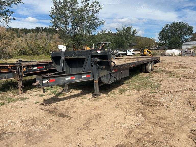 1984 Carr 27 ft T/A Equipment Trailer