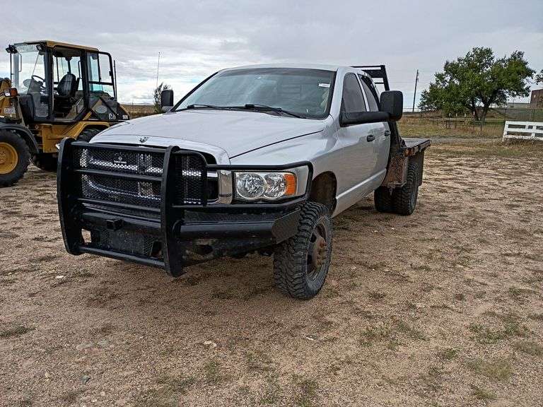 2005 Dodge 3500 Crew Cab 4x4 Flatbed Truck