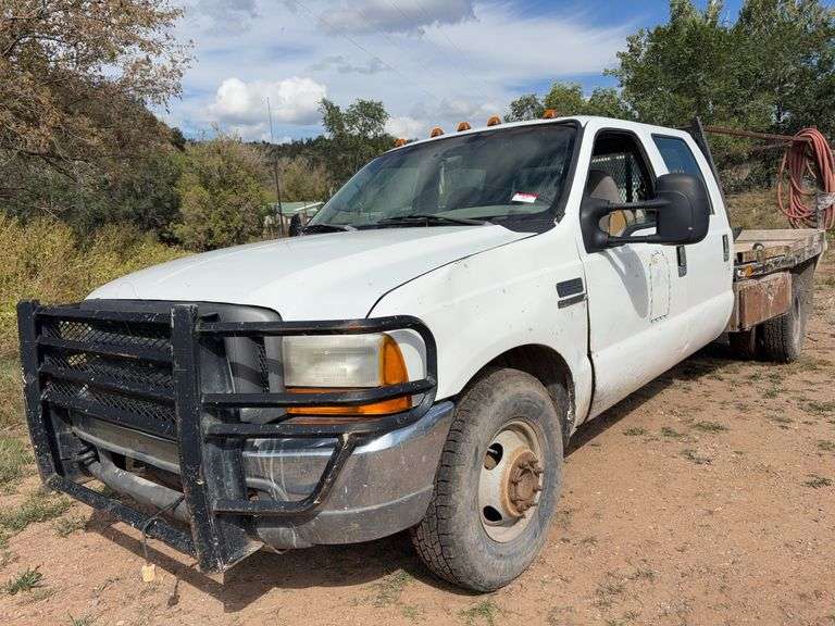2000 Ford F350 Crew Cab Flatbed Truck