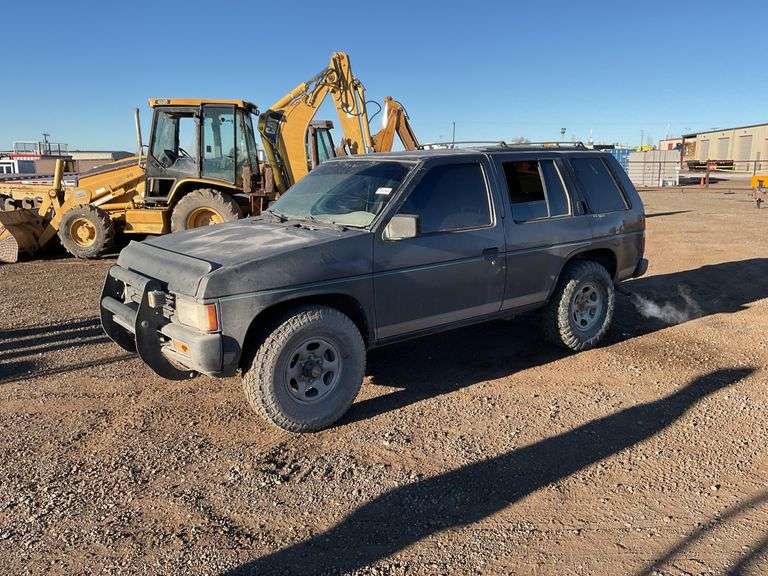 1995 Nissan Pathfinder 4x4 SUV