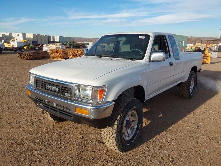 1990 Toyota SR5 Xtra Cab 4x4 Pickup