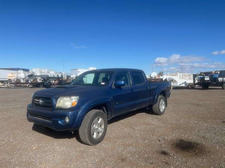 2005 Toyota Tacoma Prerunner SR5 Crew Cab Pickup