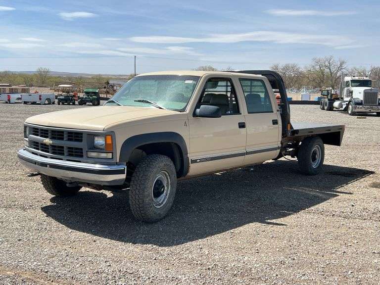 1997 Chevy 3500 4X4 Crew Cab Flatbed Truck
