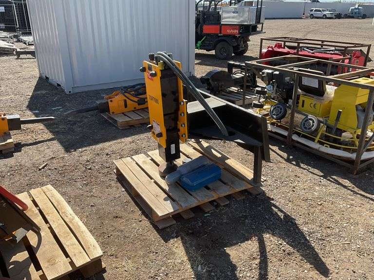 TOFT TOFT680 Skid Steer Post Driver
