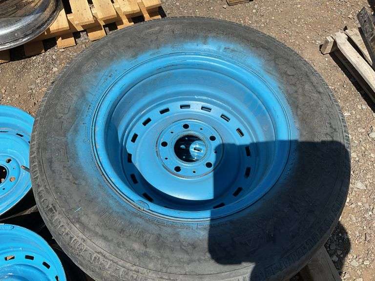 Qty (2) P275/60R15 Tires