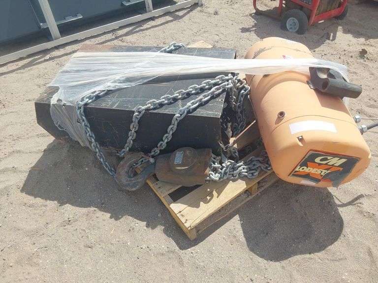 CM Loadstar XL 7 1/2 Ton Chain Hoist