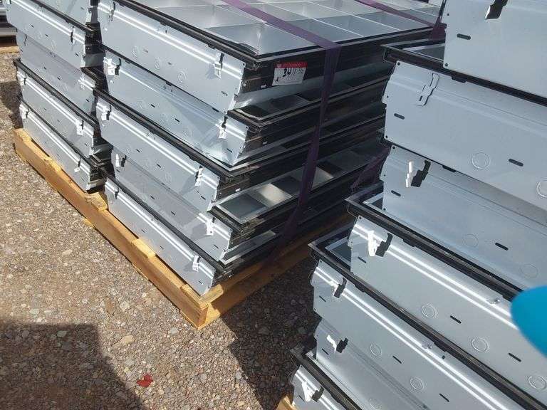 Qty (2) Pallets 2ft x 4ft Fluorescent Lights