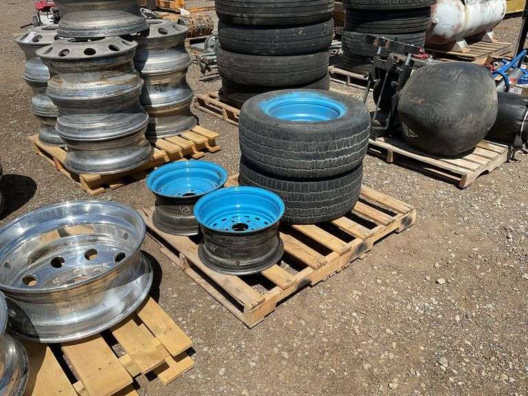 Qty (2) P275/60R15 Tires