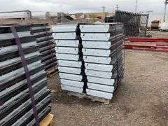 Qty (1) Pallet 2ft x 4ft Fluorescent Lights