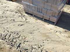 Qty (240) 688 Mixed Bricks