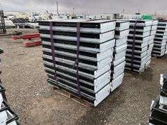 Qty (1) Pallet 2ft x 4ft Fluorescent Lights