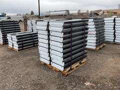 Qty (1) Pallet 2ft x 4ft Fluorescent Lights