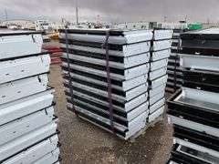 Qty (1) Pallet 2ft x 4ft Fluorescent Lights
