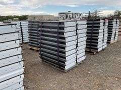 Qty (1) Pallet 2ft x 4ft Fluorescent Lights