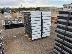 Qty (1) Pallet 2ft x 4ft Fluorescent Lights