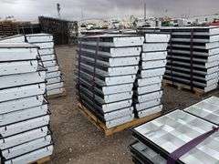 Qty (1) Pallet 2ft x 4ft Fluorescent Lights