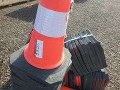 Qty (60) 28in High Traffic Cones