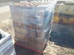 Qty (240) 688 Mixed Bricks