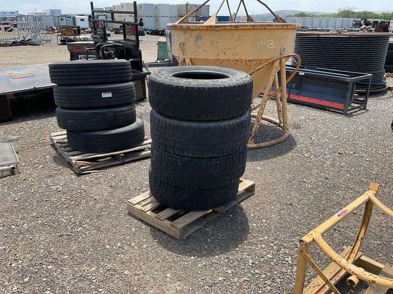 Qty (4) LT265/70R17 Tires