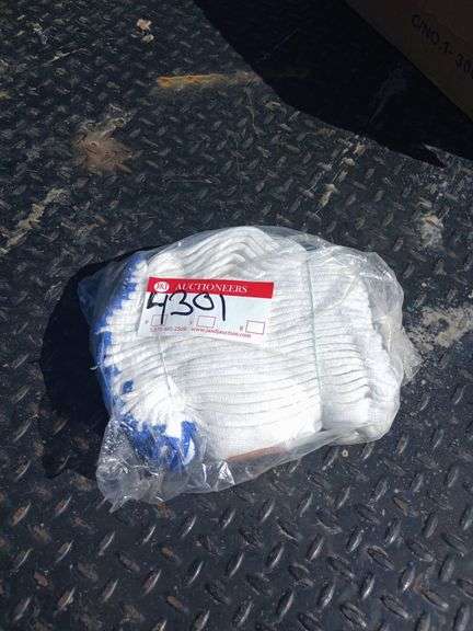 Pickers White cloth gloves