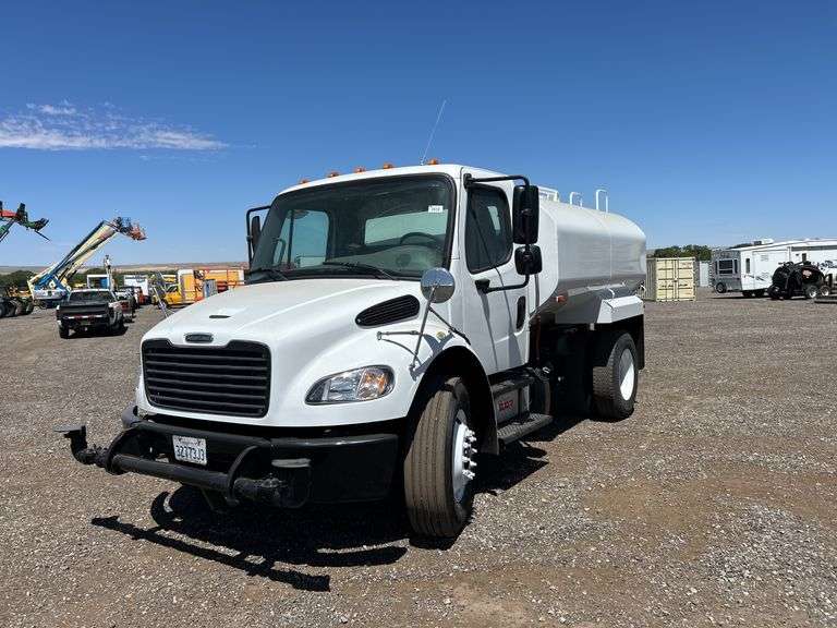 2017 Freightliner M2 Business Class S/A Water Truck