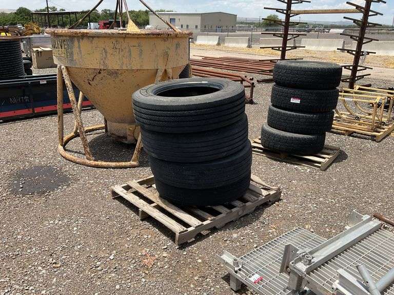 Qty (4) 255/70R22.5 Tires