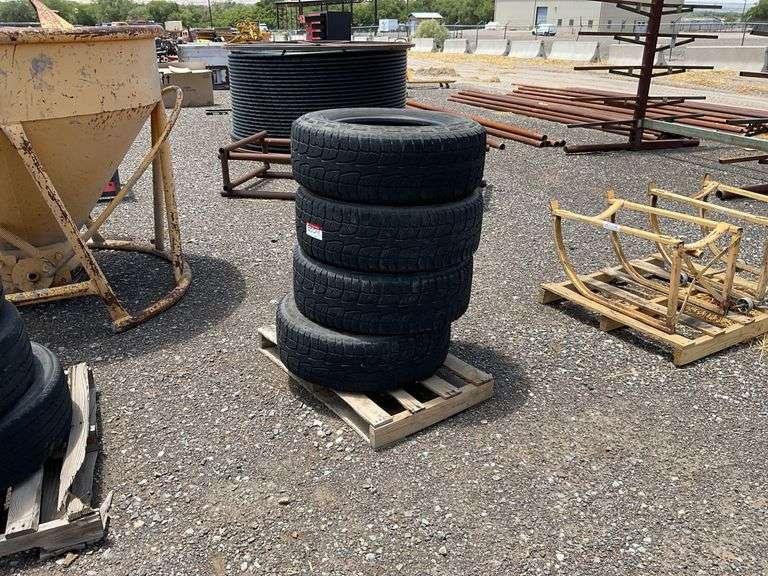 Qty (4) LT265/70R17 Tires