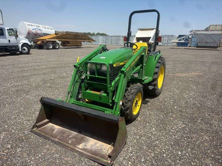 2001 John Deere 4300 4X4 Tractor
