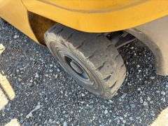 Cat GP25N 5000 Lb Forklift