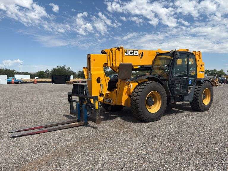 JCB 514-56 14000 lb 4x4x4 Telescopic Forklift