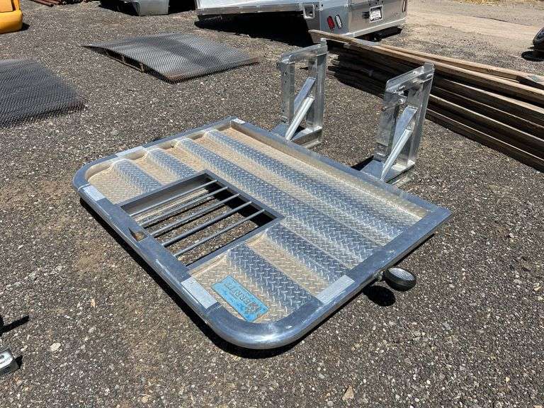 Diamond plated Headache rack