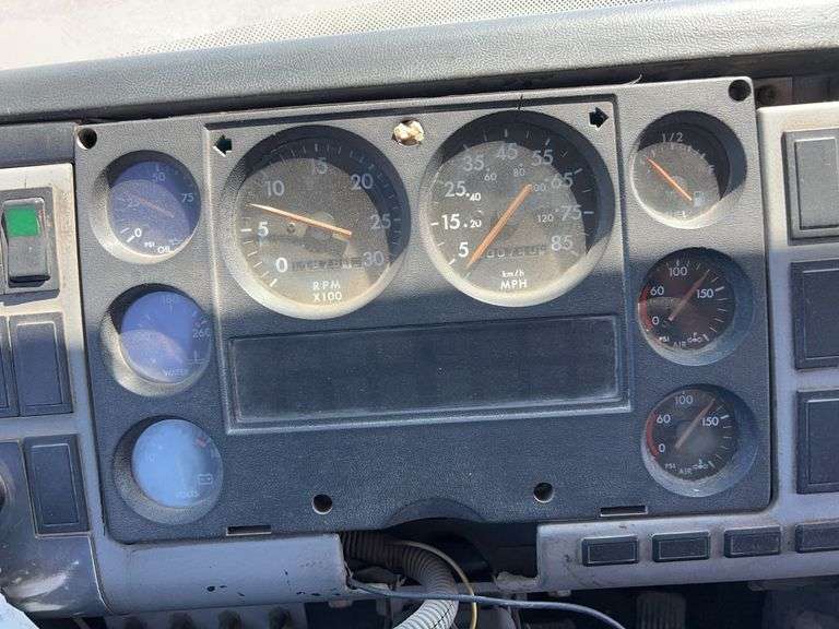 2000 FL60 Freightliner S/A Tire Truck - Albuquerque, NM