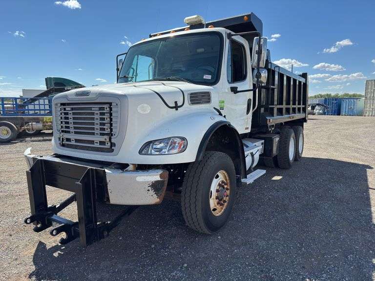 2010 Freightliner M2 T/A Dump Truck